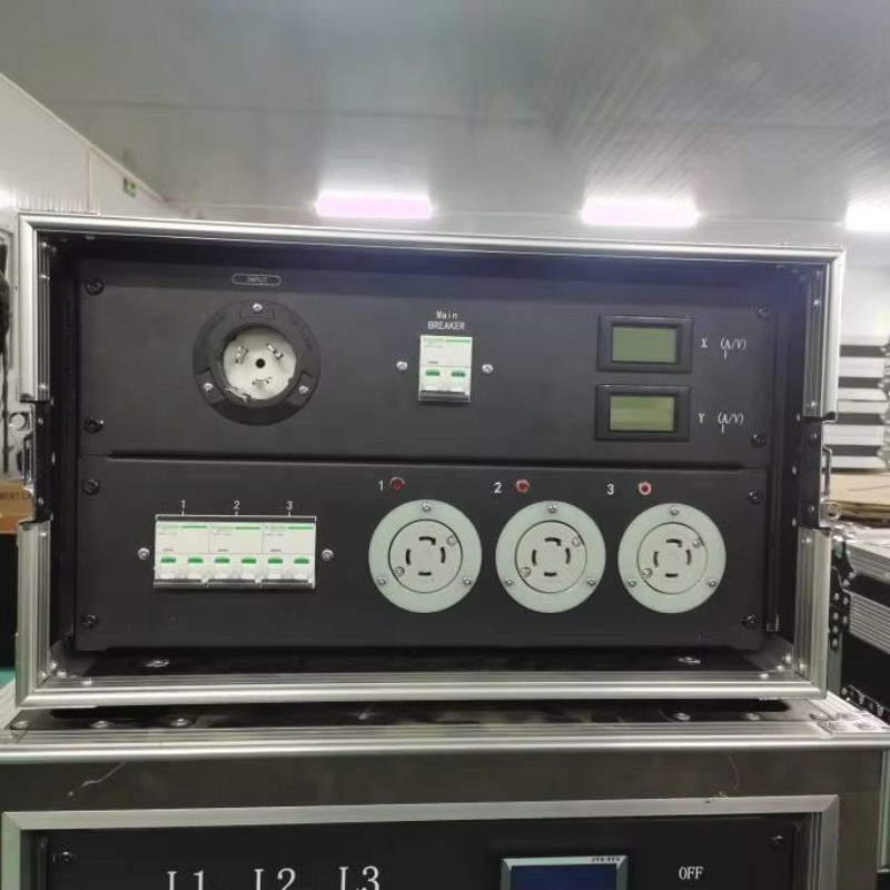 50Aツイストロックインレット、20A/30A 110Vアウ - Power Tools Distributor のレビューと価格